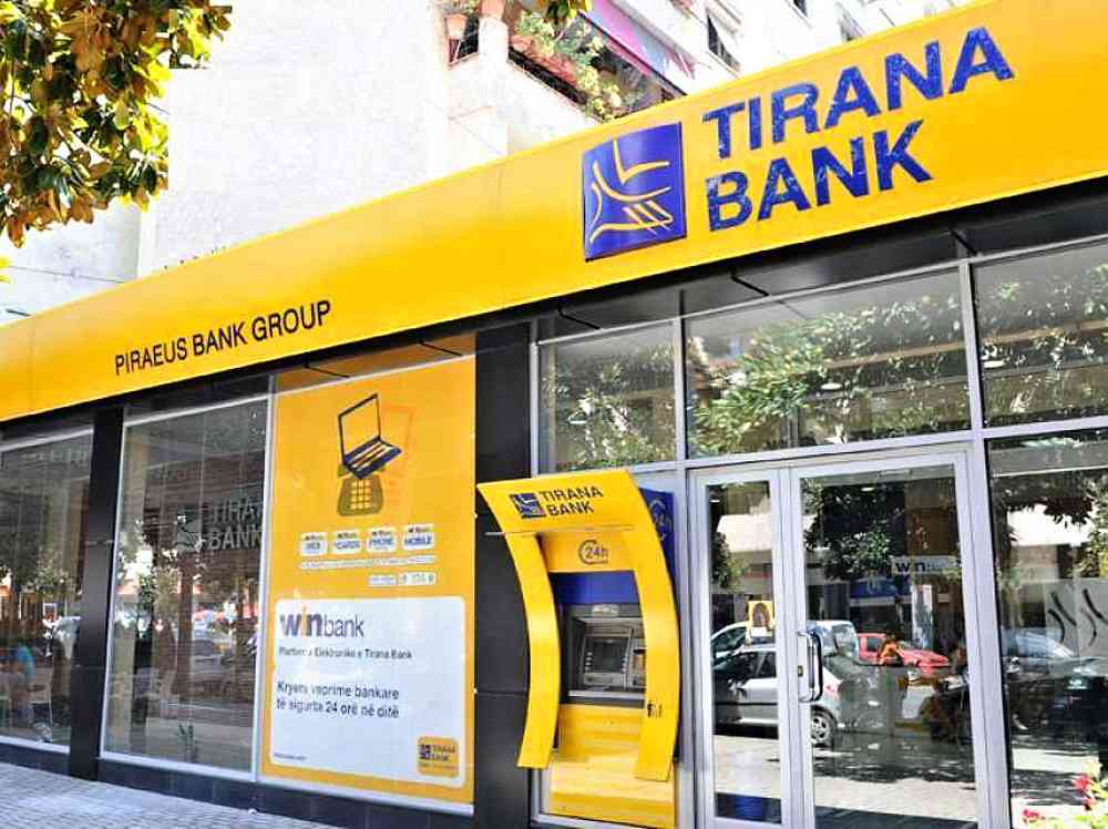 Where and how is it best to buy Albanian lek in Albania?