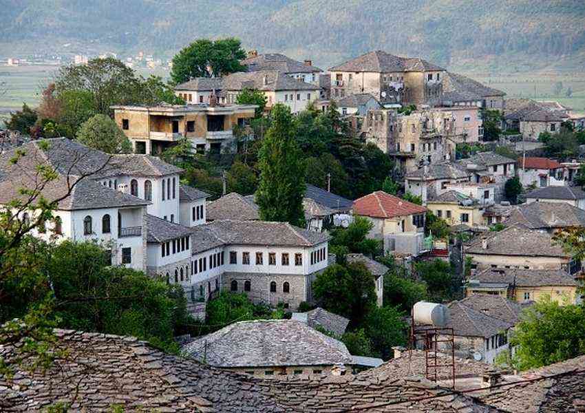 Gjirokaster - the city of a thousand steps