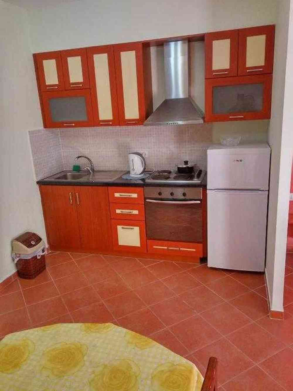Spacious studio suite with balcony. 42 m2. From 20 euro/day. Durres
