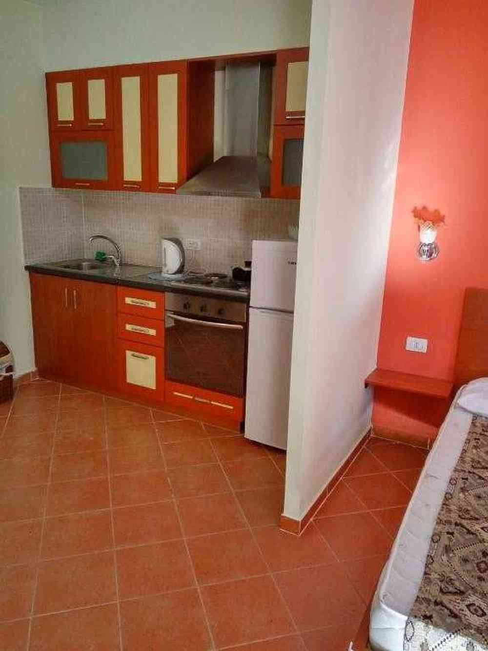 Spacious studio suite with balcony. 42 m2. From 20 euro/day. Durres
